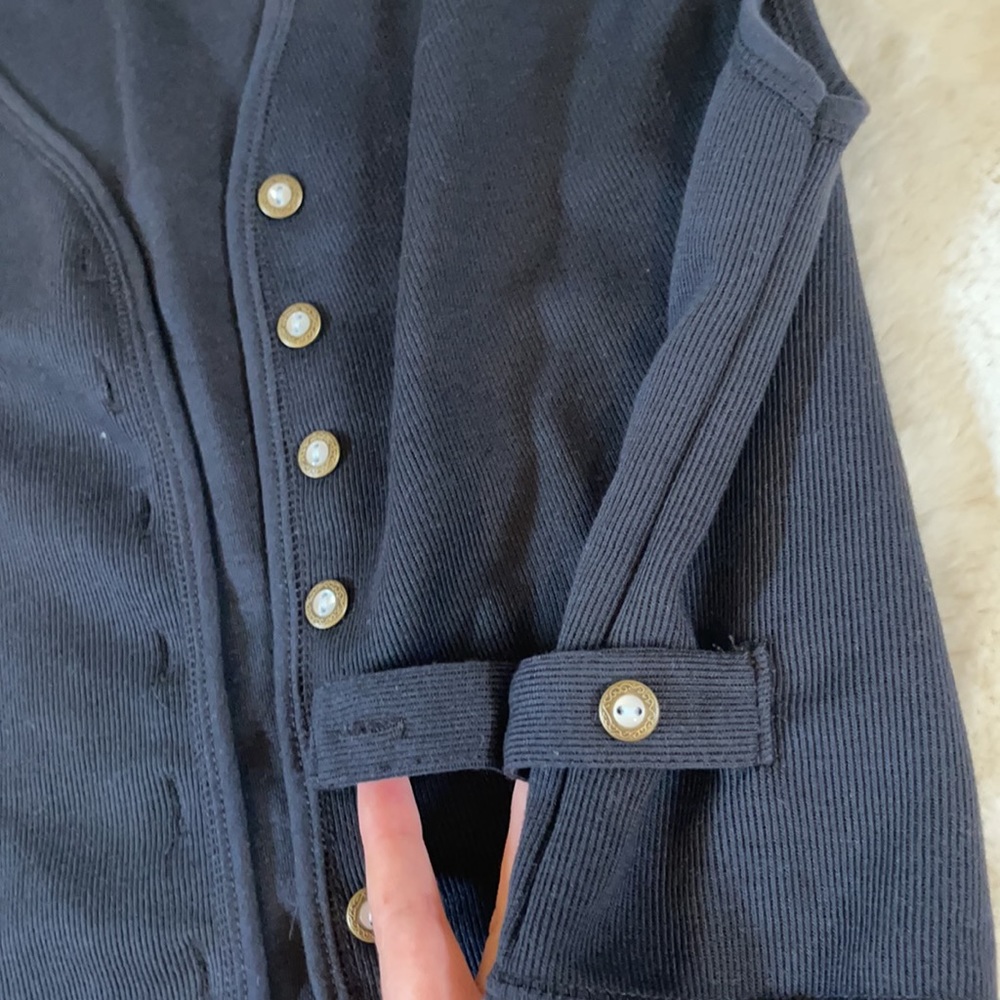 Vest - Picture 3 of 7